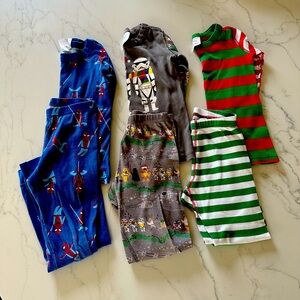 Lot of 3️⃣ Hanna Andersson PJs. 2️⃣ are 🎄 themed